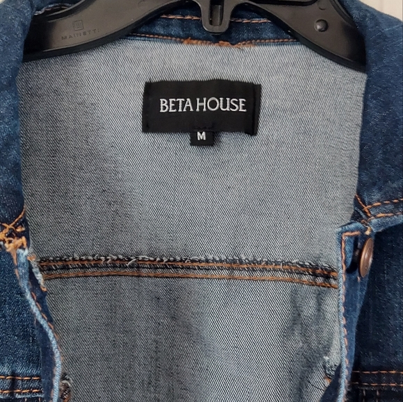 Distressed Jean Jacket💙 - Picture 2 of 3